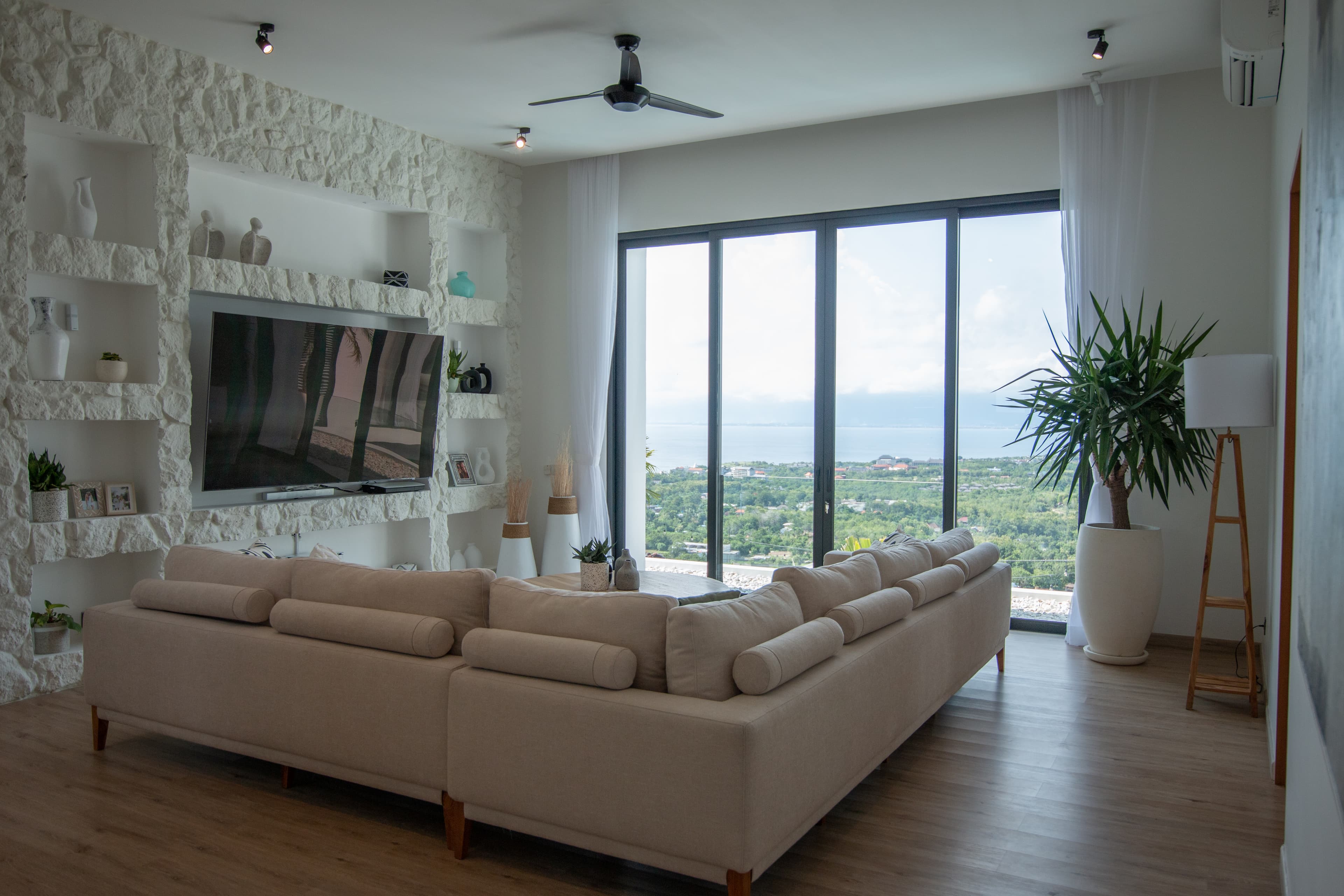 Bingin Hill Villa — living room with ocean views